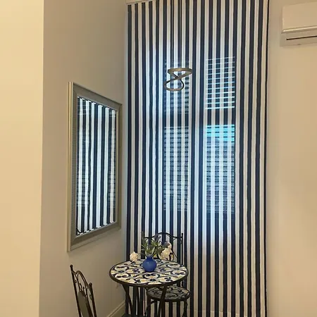 Gramsci 16 招待所 4*